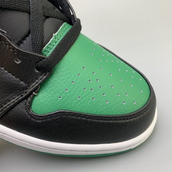 Athletic_Shoes